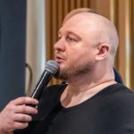 Андрей Пережогин антикризисный CEO анализирует бизнес-тренды 2025 года График перехода компаний от роста к оптимизации по данным Андрея Пережогина Андрей Пережогин солютор на выступлении о стратегии эффективности Статистика работы Андрея Пережогина с 340 кейсами оптимизации Андрей Пережогин траблшутер объясняет направления аудита расходов